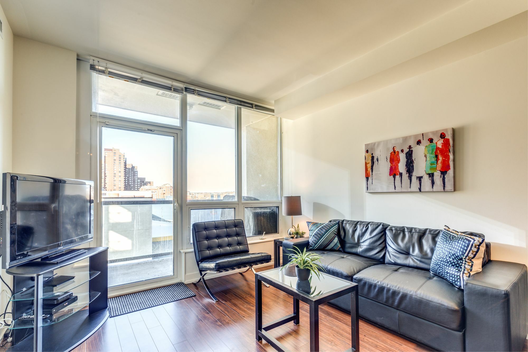 Apartment Digs Waterfront Calgary