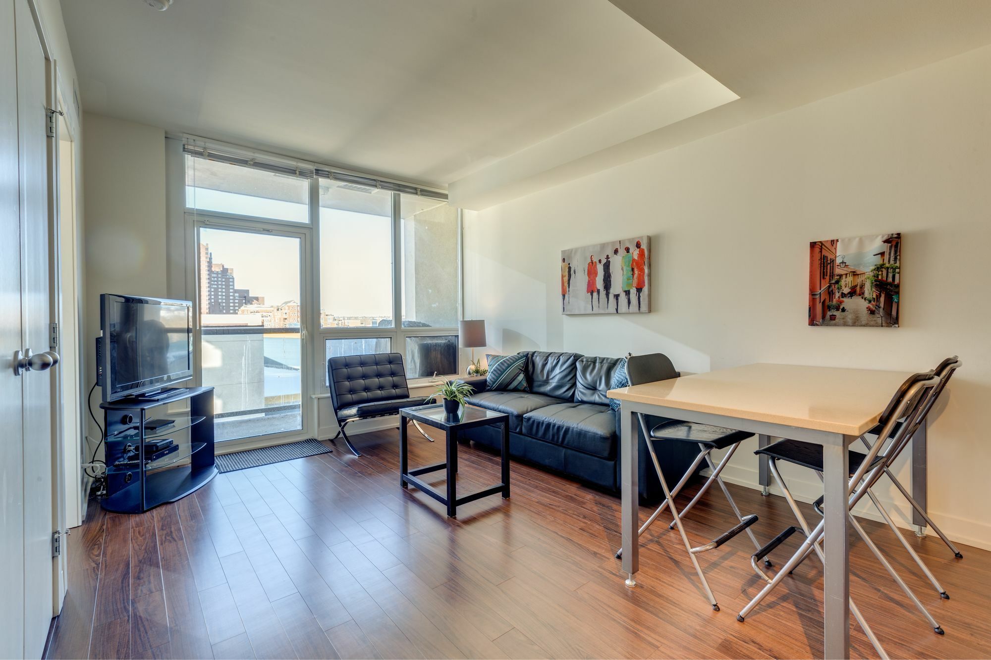 Apartment Digs Waterfront *